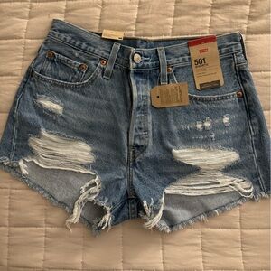 Levi’s Distressed Jean Shorts | NWT